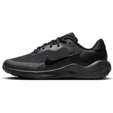 Nike Big Kids' Revolution 7 Running Shoes product image